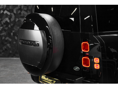 Land-Rover Defender P400 X- Dynamic