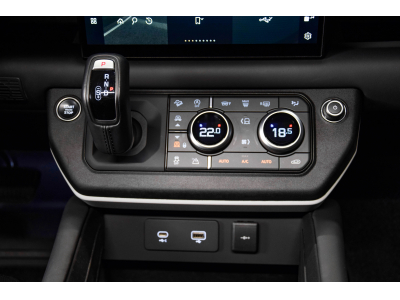 Land-Rover Defender P400 X- Dynamic