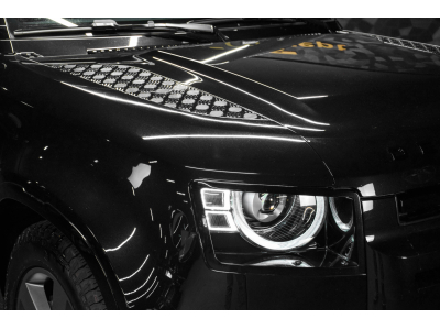 Land-Rover Defender P400 X- Dynamic