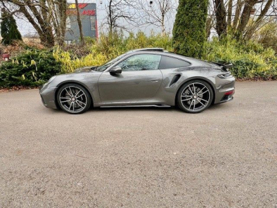 Porsche 992 911 Turbo S Coupé  LIFT|KAM|CERAMICIPano VOLL -1Hand