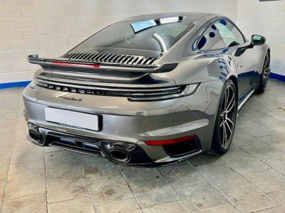 Porsche 992 911 Turbo S Coupé  LIFT|KAM|CERAMICIPano VOLL -1Hand