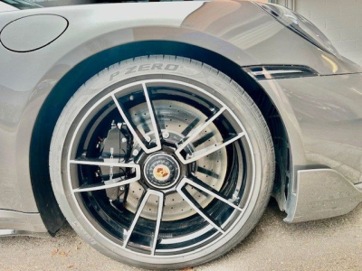 Porsche 992 911 Turbo S Coupé  LIFT|KAM|CERAMICIPano VOLL -1Hand