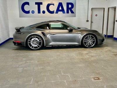Porsche 992 911 Turbo S Coupé  LIFT|KAM|CERAMICIPano VOLL -1Hand