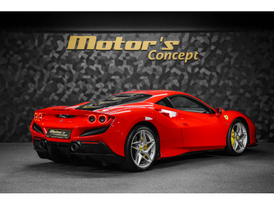 Ferrari F8 Tributo V8 Biturbo - ROSSO CORSA