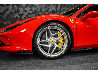 Ferrari F8 Tributo V8 Biturbo - ROSSO CORSA