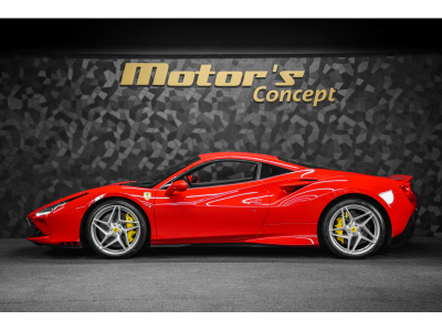 Ferrari F8 Tributo V8 Biturbo - ROSSO CORSA