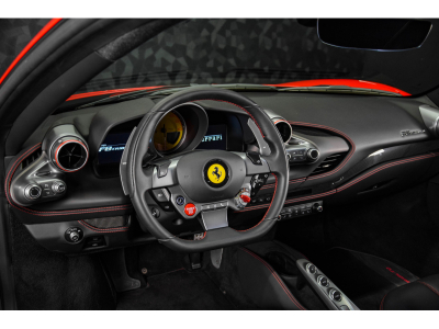 Ferrari F8 Tributo V8 Biturbo - ROSSO CORSA
