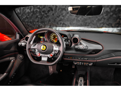 Ferrari F8 Tributo V8 Biturbo - ROSSO CORSA