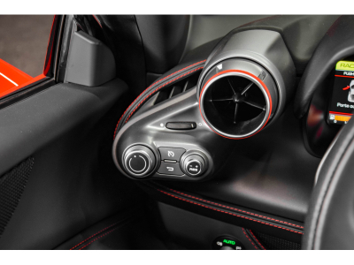 Ferrari F8 Tributo V8 Biturbo - ROSSO CORSA