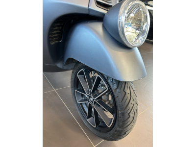 Vespa Faro Basso SEI GIORNI 300