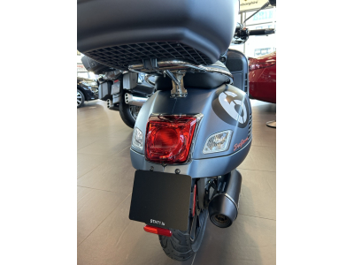 Vespa Faro Basso SEI GIORNI 300