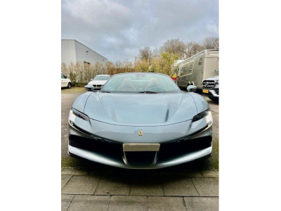 Ferrari SF90 Spider JBL Lift Kamera Garantie -1Hand