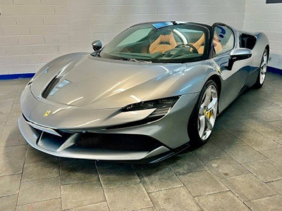Ferrari SF90 Spider JBL Lift Kamera Garantie -1Hand