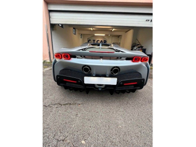 Ferrari SF90 Spider JBL Lift Kamera Garantie -1Hand