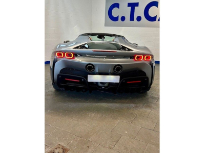 Ferrari SF90 Spider JBL Lift Kamera Garantie -1Hand