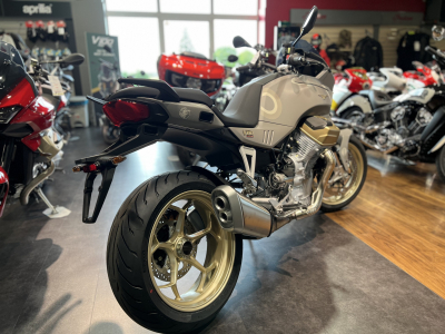 Moto Guzzi V 100 MANDELLO AVIAZONE NAVALE VALISES INCLUS