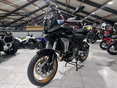 QJ Motor SRT 700 SX TOURING