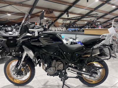QJ Motor SRT 700 SX TOURING