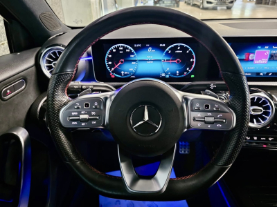 Mercedes-Benz A 180 D AMG LINE CUIR NAVI NEW MODEL