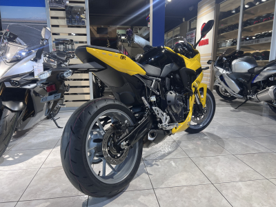 Suzuki GSX-8R 