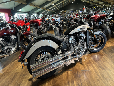 Indian Scout 1200cc Black Metallic Silver Quartz Metallic