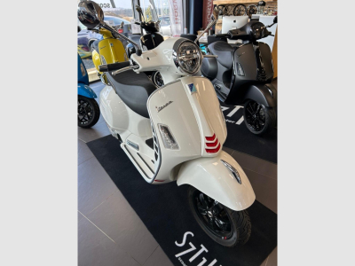 Vespa GTS 125 Super
