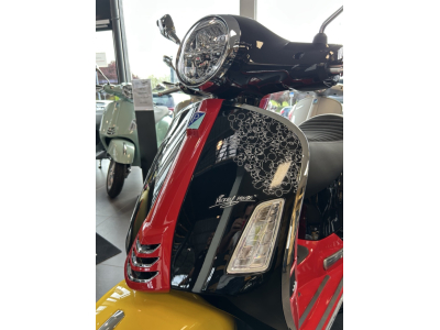 Vespa GTS 310 Mickey Mouse Disney Edition STH71