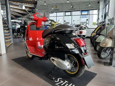 Vespa GTS 310 Mickey Mouse Disney Edition STH71