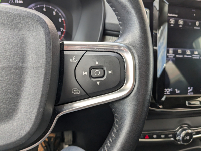 Volvo XC40 1.5 T3 INSCRIPTION GEARTRONIC GPS CAMERA 360 CARPLAY