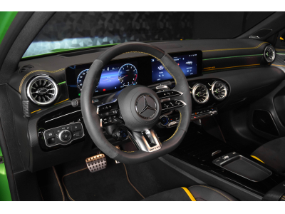 Mercedes-Benz A 45 AMG S 4 MATIC+ / FINAL EDITION