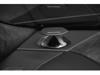 Lamborghini Urus V8 CAPSULE - NERO NOCTIS / ARANCIO ATLAS