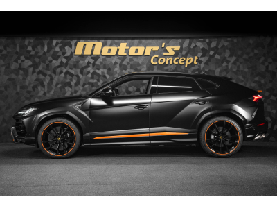 Lamborghini Urus V8 CAPSULE - NERO NOCTIS / ARANCIO ATLAS