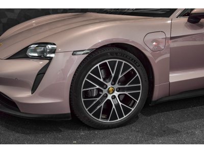 Porsche Taycan Batterie Performance Plus - Frozen Berry Metallic