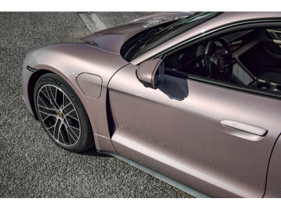 Porsche Taycan Batterie Performance Plus - Frozen Berry Metallic