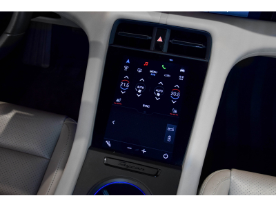 Porsche Taycan Batterie Performance Plus - Frozen Berry Metallic