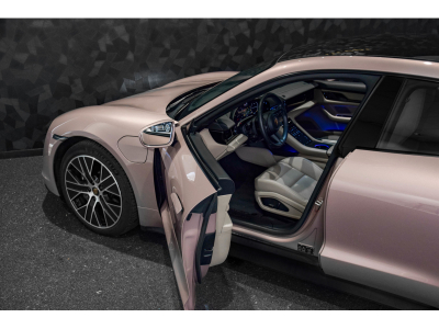 Porsche Taycan Batterie Performance Plus - Frozen Berry Metallic