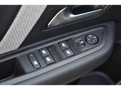 Citroën C4 X 1.2 PureTech Shine EAT8