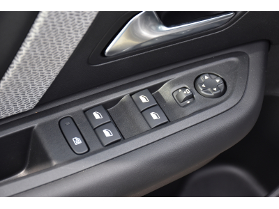 Citroën C4 X 1.2 PureTech Shine EAT8