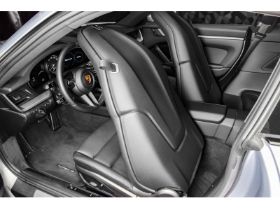Porsche 992 Carrera Coupé PDK - DOLOMITE SILVER