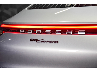 Porsche 992 Carrera Coupé PDK - DOLOMITE SILVER