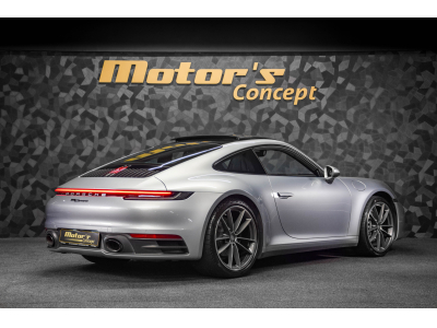Porsche 992 Carrera Coupé PDK - DOLOMITE SILVER