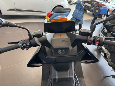 BMW CE 04