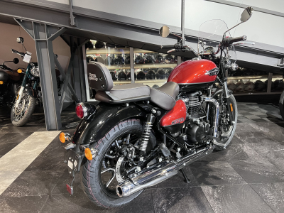 Royal Enfield Meteor 350 SUPERNOVA RED