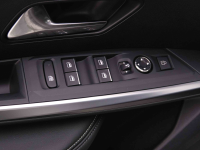 Peugeot 3008 1.2 HYBRID 136 e-DCS6 GT-Line