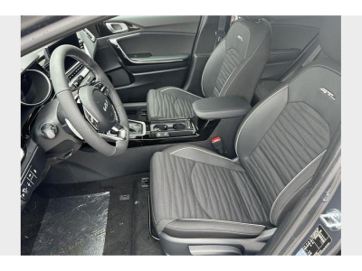 Kia ProCeed 1.5 T-GDi 140 DCT Ultimate Edition