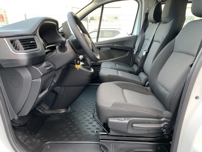 Renault Grand Trafic 2.0 dCi 150 EDC L2H1 Kombi.