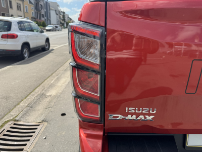 Isuzu D-Max 24 DC V-CROSS 163 4WD Auto.