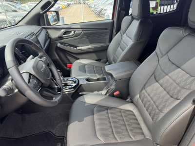 Isuzu D-Max 24 DC V-CROSS 163 4WD Auto.