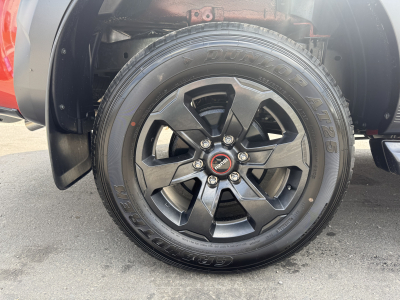 Isuzu D-Max 24 DC V-CROSS 163 4WD Auto.