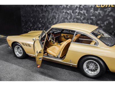 Ferrari 330 GT 2+2 - 